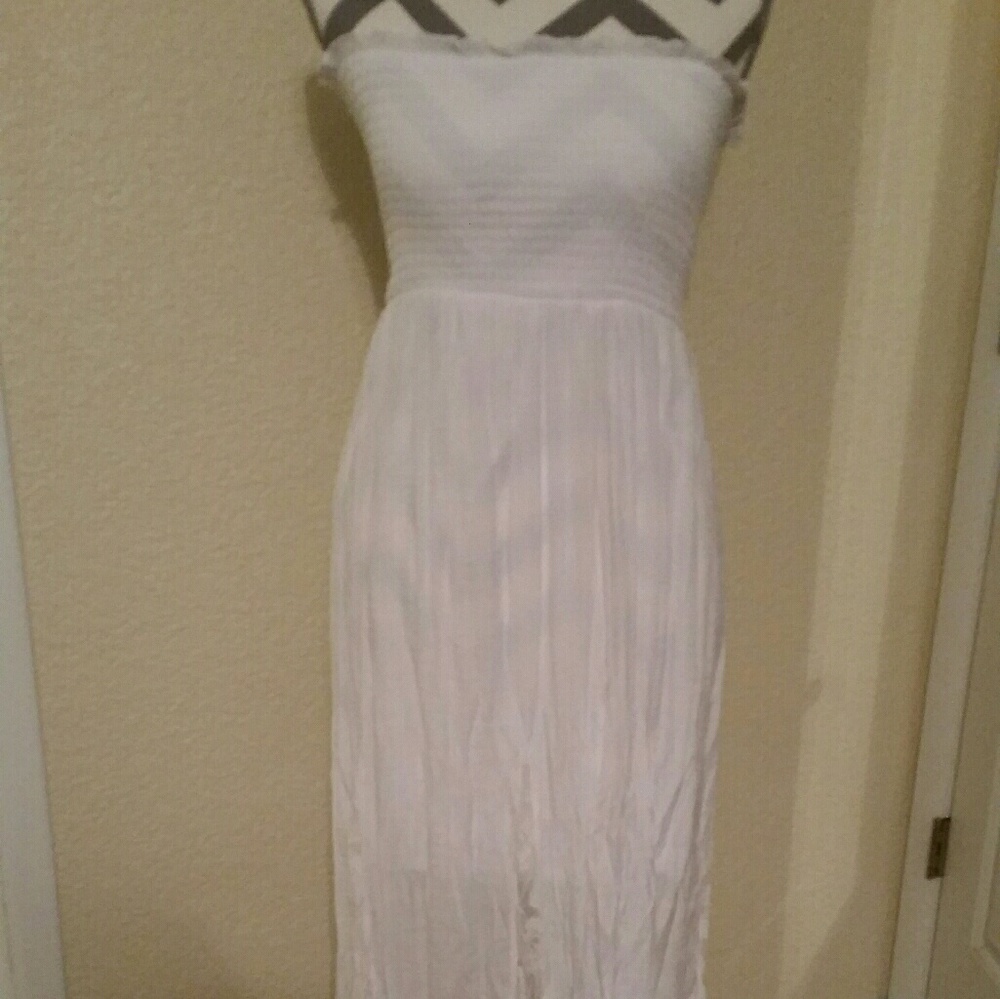White strapless dress